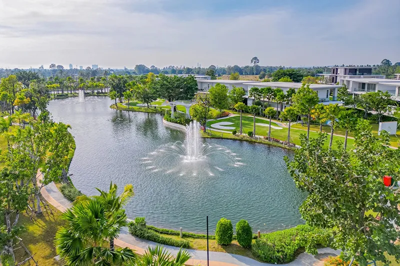 immobilien-dpgermanthai-exploring-the-luxury-and-tranquility-of-glory-village-pattaya-01