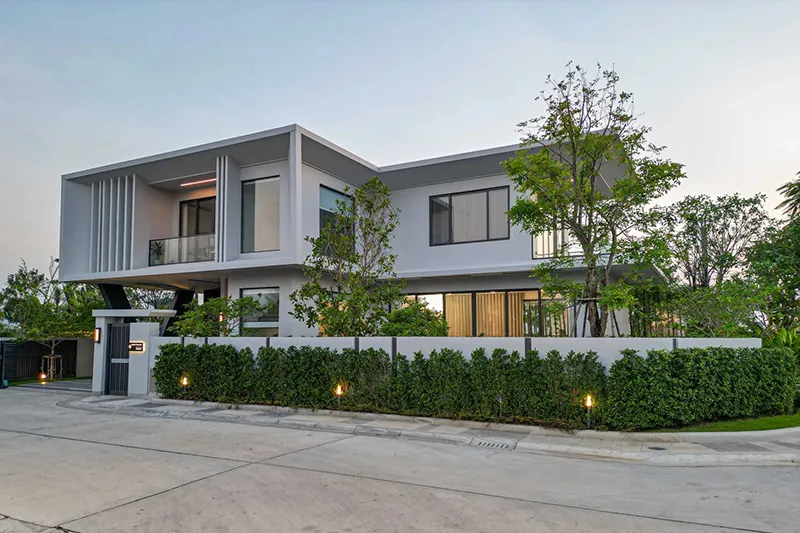 immobilien-dpgermanthai-exploring-the-luxury-and-tranquility-of-glory-village-pattaya-02