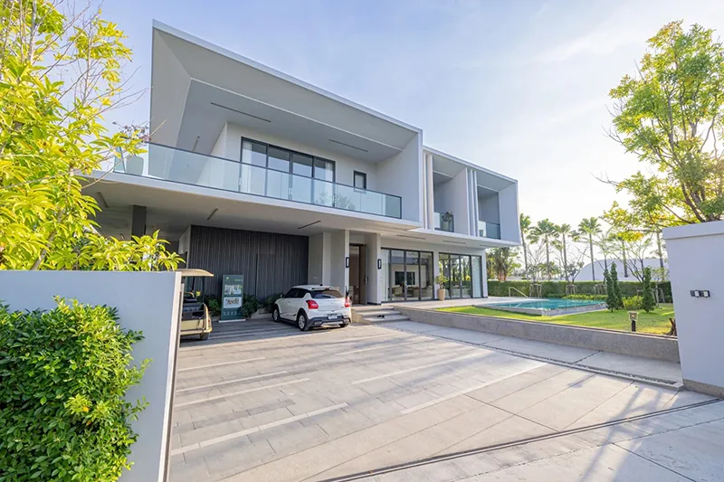 immobilien-dpgermanthai-exploring-the-luxury-and-tranquility-of-glory-village-pattaya-19