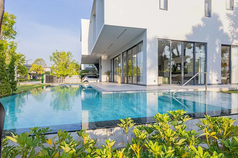 immobilien-dpgermanthai-exploring-the-luxury-and-tranquility-of-glory-village-pattaya-20