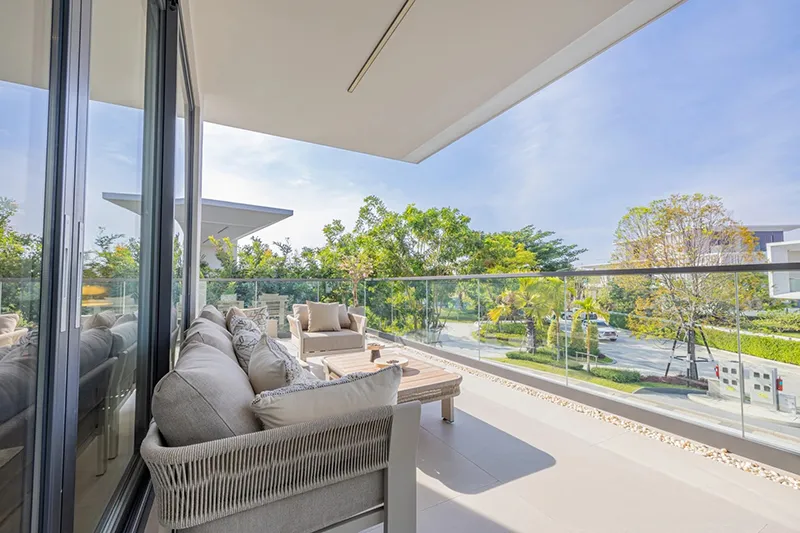 immobilien-dpgermanthai-exploring-the-luxury-and-tranquility-of-glory-village-pattaya-45